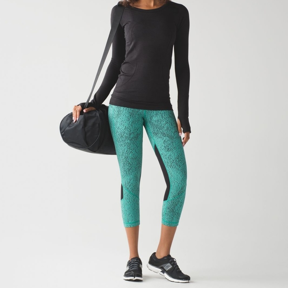 Lululemon pace rival crop